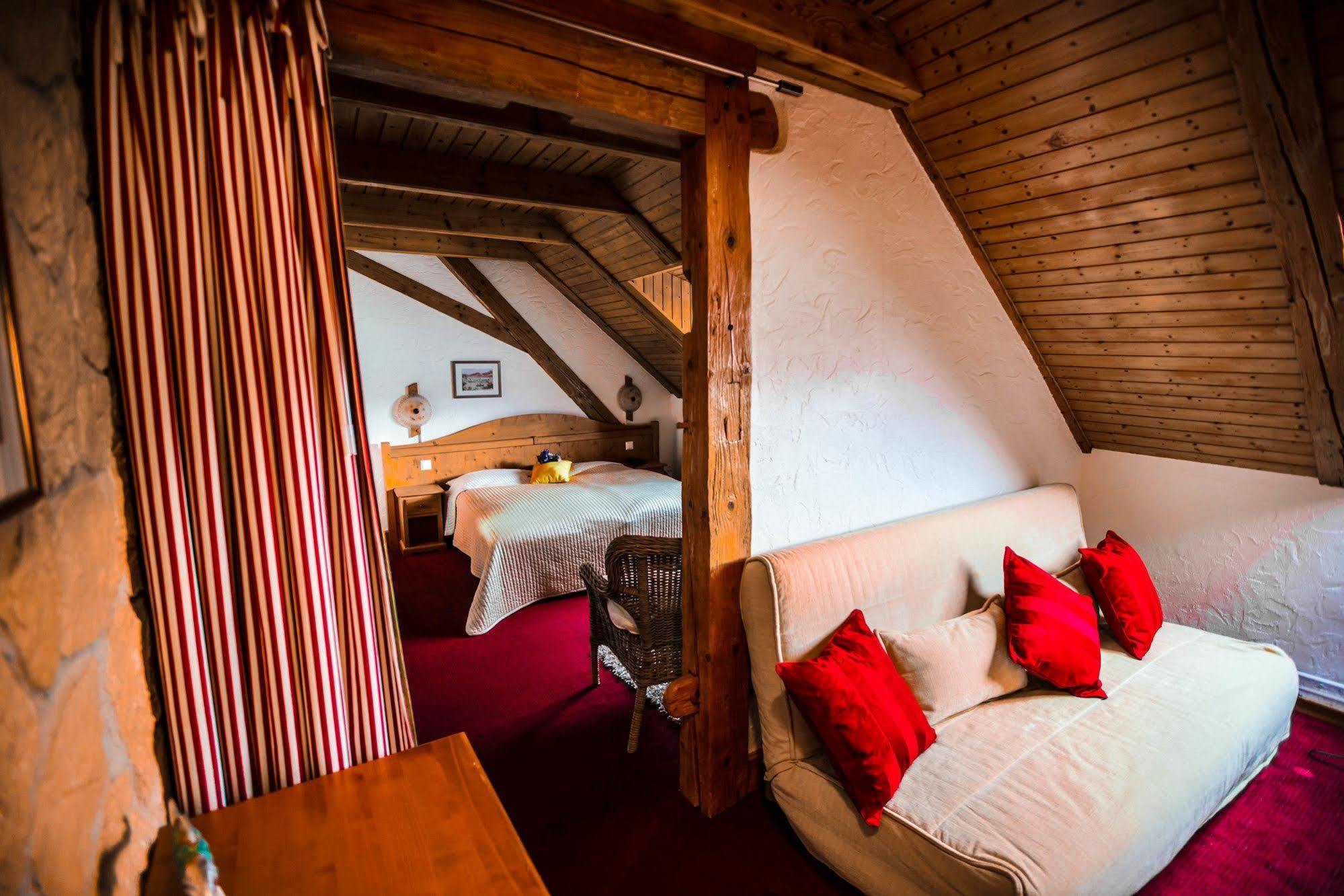 Hotel De La Truite & Spa Le Petit Nautilus Le Pont Dış mekan fotoğraf